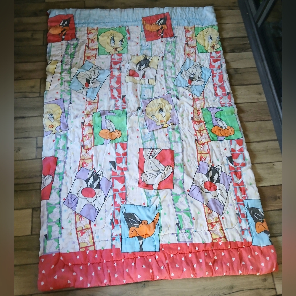 Vintage 1993 Looney Tunes Twin Comforter – Bugs, Tweety, Daffy — Retro 90's
